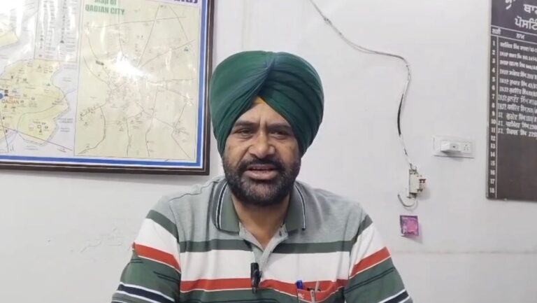 ਗੁਰਦਾਸਪੁਰ ’ਚ ਟਰੈਕਟਰ ’ਤੇ ਖੇਡਦੇ ਬੱਚਿਆਂ ਨਾਲ ਹਾਦਸਾ/ ਬੱਚੇ ਨੇ ਅਣਜਾਣਪੁਣੇ ’ਚ ਘੁੰਮਾ ਦਿੱਤੀ ਸੀ ਟਰੈਕਟਰ ਦੀ ਚਾਬੀ/ ਟਰੈਕਟਰ ਹੇਠਾਂ ਆਉਣ ਕਾਰਨ ਇਕ ਦੀ ਮੌਤ, ਦੋ ਗੰਭੀਰ ਜ਼ਖ਼ਮੀ