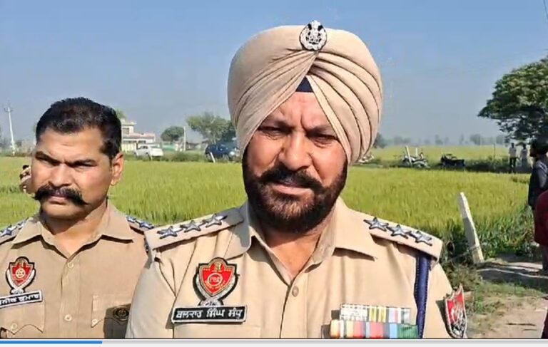 ਅਬੋਹਰ ’ਚ ਬਿਜਲੀ ਮਕੈਨਿਕ ਦਾ ਭੇਦਭਰੀ ਹਾਲਤ ’ਚ ਕਤਲ ਅਣਪਛਾਤਿਆਂ ਨੇ ਕਤਲ ਕਰ ਕੇ ਖੇਤਾਂ ਚ ਸੁੱਟੀ ਲਾਸ਼  ਪੁਲਿਸ ਨੇ ਲਾਸ਼ ਕਬਜ਼ੇ ਚ ਲੈ ਕੇ ਜਾਂਚ ਕੀਤੀ ਸ਼ੁਰੂ