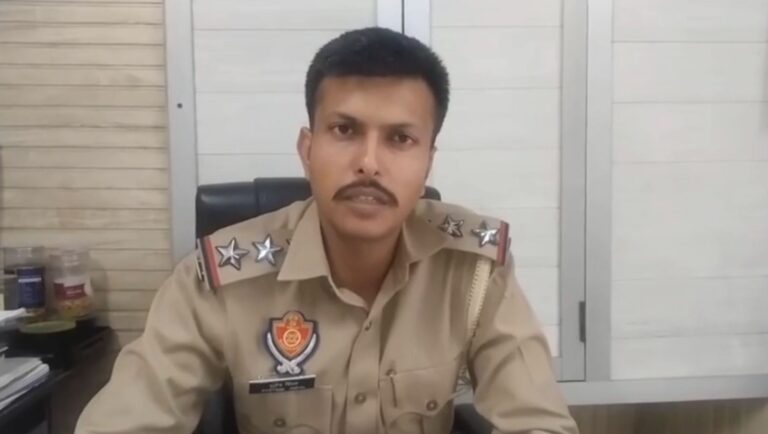 ਸੰਗਰੂਰ ਦੇ ਸੁਨਾਮ ’ਚ ਹੋਇਆ ਗੁੰਡਾਗਰਦੀ ਦਾ ਨੰਗਾ ਨਾਚ/ ਆਪਸ ’ਚ ਭਿੱੜੀਆਂ ਦੋ ਧਿਰਾਂ, ਸ਼ਰੇਆਮ ਚੱਲੀਆਂ ਡਾਂਗਾਂ ਸੋਟੀਆਂ/ ਪੁਲਿਸ ਨੇ ਜਾਂਚ ਕੀਤੀ ਸ਼ੁਰੂ, ਸਖਤ ਕਾਰਵਾਈ ਦਾ ਦਿੱਤਾ ਭਰੋਸਾ