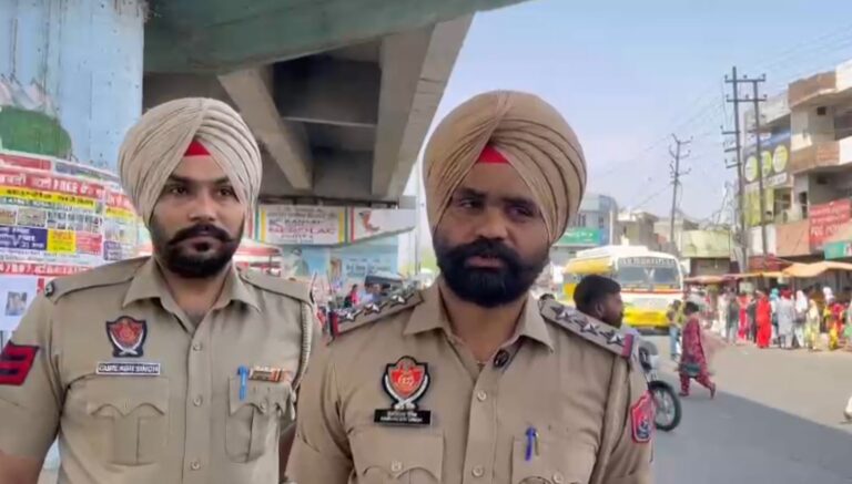 ਮੋਗਾ ਸ਼ਹਿਰ ਅੰਦਰ ਦਿਨੋ ਦਿਨ ਗੰਭੀਰ ਹੋ ਰਹੀ ਟਰੈਫਿਕ ਸਮੱਸਿਆ/ ਲੰਮੇ ਜਾਮਾਂ ’ਚ ਫਸਣ ਕਾਰਨ ਰਾਹਗੀਰਾਂ ਨੂੰ ਹੋ ਰਹੀ ਵੱਡੀ ਪ੍ਰੇਸ਼ਾਨੀ/  ਕੇਵਲ ਚਲਾਨਾਂ ਦੀ ਗਿਣਤੀ ਵਧਾਉਣ ਤਕ ਸੀਮਤ ਹੋਈ ਟਰੈਫਿਕ ਪੁਲਿਸ