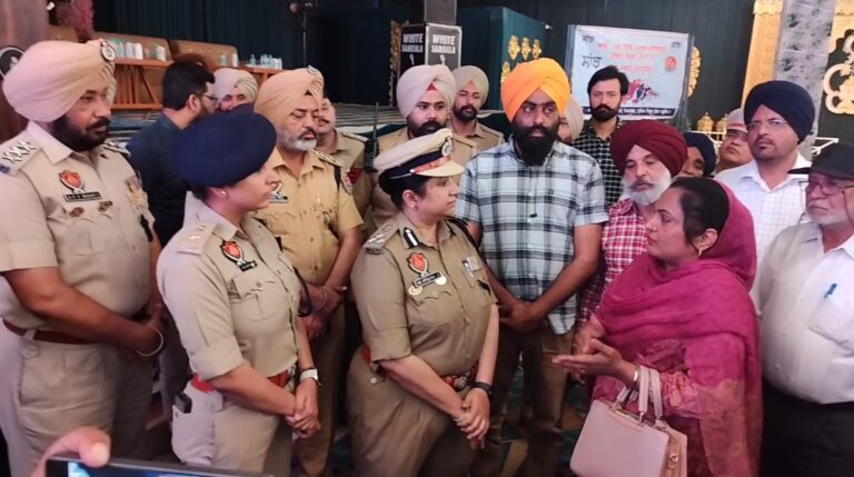 ਖੰਨਾ ਪੁਲਿਸ ਨੇ ਨਸ਼ਿਆਂ ਦੀ ਰੋਕਥਾਮ ਲਈ ਕਰਵਾਇਆ ਜਾਗਰੂਕਤਾ ਸੈਮੀਨਾਰ/ ਪੰਚਾਇਤਾਂ ਨੂੰ ਮਤਾ ਪਾ ਕੇ ਨਸ਼ਿਆਂ ਖਿਲਾਫ਼ ਲੜਾਈ ਲਈ ਕੀਤਾ ਪ੍ਰੇਰਿਤ/ ਪੇਂਡੂ ਡਿਫੈਂਸ ਕਮੇਟੀ ਦੇ ਮੈਂਬਰਾਂ ਨਾਲ ਮੀਟਿੰਗ ਕਰ ਕੇ ਮੰਗਿਆ ਸਹਿਯੋਗ