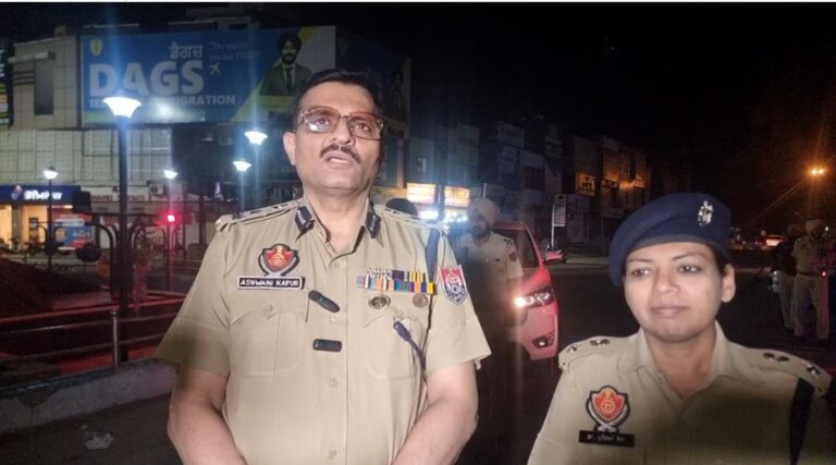 ਡੀਆਈਜੀ ਫਰੀਦਕੋਟ ਰੇਂਜ ਵੱਲੋਂ ਪੁਲਿਸ ਨਾਕਿਆਂ ਦੀ ਅਚਨਚੇਤ ਚੈਕਿੰਗ/ ਨਾਕਿਆਂ ਤੋਂ ਇਲਾਵਾ ਪੈਟਰੋਲਿੰਗ ਪਾਰਟੀਆਂ ਤੇ ਥਾਣਿਆਂ ਦੀ ਵੀ ਕੀਤੀ ਜਾਂਚ/ ਸਟਰੀਟ ਕਰਾਈਮ ਤੇ ਨਸ਼ਿਆਂ ਨੂੰ ਜੜ੍ਹ ਤੋਂ ਪੁੱਟਣ ਦਾ ਕੀਤਾ ਅਹਿਦ