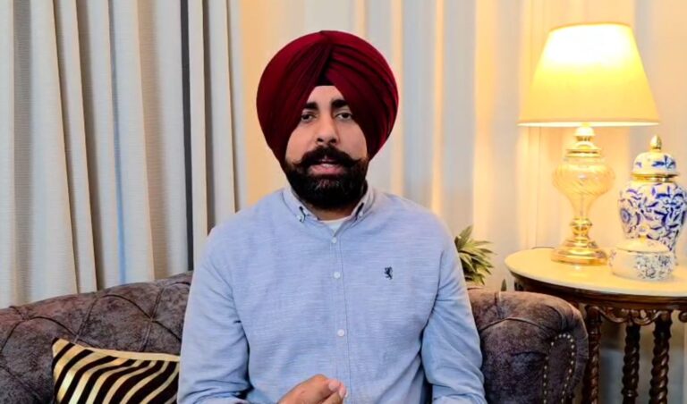 ਅਕਾਲੀ ਦਲ ਨੇ ਬੰਬ ਮਾਮਲੇ ਨੂੰ ਲੈ ਕੇ ਘੇਰੀ ਮਾਨ ਸਰਕਾਰ/ ਪ੍ਰਤਾਪ ਬਾਜਵਾ ਤੇ ਕੇਸ ਦਰਜ ਕਰਨ ਨੂੰ ਲੈ ਕੇ ਚੁੱਕੇ ਸਵਾਲ/ ਕਿਹਾ, ਸੰਵਿਧਾਨ ਨੂੰ ਬਚਾਉਣ ਲਈ ਹਰ ਲੜਾਈ ਲੜੇਗਾ ਅਕਾਲੀ ਦਲ