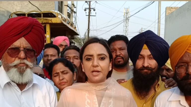 ਮੋਗਾ ’ਚ ਸੜਕਾਂ ਦੀ ਕਾਇਆਕਲਪ ਕਰਨ ਦਾ ਕਾਰਜ ਸ਼ੁਰੂ/ ਵਿਧਾਇਕ ਡਾ. ਅਮਨਦੀਪ ਕੌਰ ਅਰੋੜਾ ਨੇ ਕੰਮ ਦਾ ਕੀਤਾ ਉਦਘਾਟਨ/ ਲਾਲ ਸਿੰਘ ਰੋਡ ਤੋਂ ਕੋਟਕਪੂਰਾ ਬਾਈਪਾਸ ਤਕ ਬਦਲੇਗੀ ਸੜਕ ਦੀ ਨੁਹਾਰ