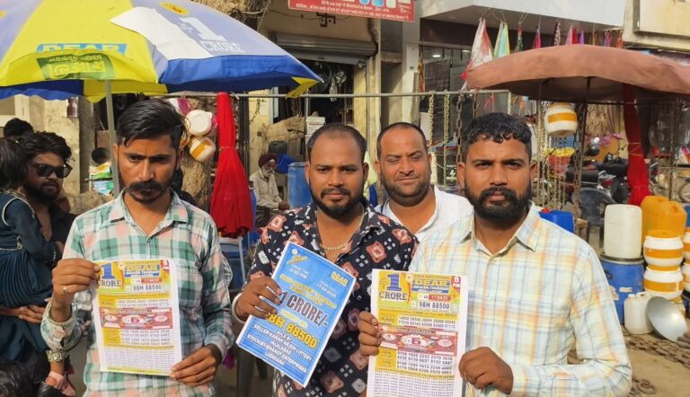 ਜਲਾਲਾਬਾਦ ’ਚ ਸਖਸ਼ ਦੀ ਲਾਟਰੀ ਦੀ ਟਿਕਟ ਨੇ ਬਦਲੀ ਜ਼ਿੰਦਗੀ/ 150 ਰੁਪਏ ਕੀਮਤ ਦੀ ਲਾਟਰੀ ਟਿਕਟ ’ਚੋਂ ਨਿਕਲਿਆ ਇਕ ਕਰੋੜ ਦਾ ਇਨਾਮ/ ਬੀਤੇ ਦਿਨ ਛੋਟੀ ਬੱਚੀ ਨੇ ਲਾਟਰੀ ਸਟਾਲ ਤੋਂ ਚੁੱਕੀ ਸੀ ਲਾਟਰੀ ਦੀ ਟਿਕਟ