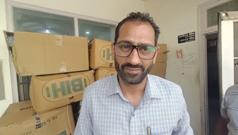 ਅਬੋਹਰ ਨਗਰ ਨਿਗਮ ਦਾ ਵਾਤਾਵਰਨ ਨੂੰ ਲੈ ਕੇ ਵੱਡਾ ਕਦਮ/ ਨਿਗਮ ਟੀਮ ਵੱਲੋਂ ਭਾਰੀ ਮਾਤਰਾ ’ਚ ਡਿਸਪੋਜਲ ਸਾਮਾਨ ਬਰਾਮਦ/ ਪੁੱਡਾ ਕਾਲੋਨੀ ’ਚ ਕੀਤੀ ਛਾਪੇਮਾਰੀ ਦੌਰਾਨ ਹੋਈ ਬਰਾਮਦਗੀ