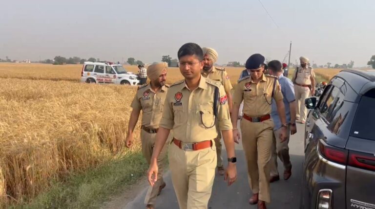 ਤਰਨ ਤਾਰਨ ’ਚ ਗੈਂਗਸਟਰਾਂ ਤੇ ਪੁਲਿਸ ਵਿਚਾਲੇ ਹੋਈ ਮੁਠਭੇੜ ਪੁਲਿਸ ਦੀ ਜੁਆਬੀ ਕਾਰਵਾਈ ਦੌਰਾਨ ਦੋ ਗੈਂਗਸਟਰ ਜ਼ਖਮੀ ਮੁਲਜ਼ਮਾਂ ਨੂੰ ਹਿਰਾਸਤ ’ਚ ਲੈ ਕੇ ਅਗਲੀ ਕਾਰਵਾਈ ਕੀਤੀ ਸ਼ੁਰੂ