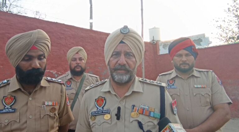 ਫਰੀਦਕੋਟ ਪੁਲਿਸ ਨੇ ਫਰਜ਼ੀ ਨਸ਼ਾ ਛੁਡਾਊ ਸੈਂਟਰ ਕੀਤਾ ਸੀਲ/ ਪਿੰਡ ਭਾਣਾ ਵਿਖੇ ਚੱਲ ਰਿਹਾ ਸੀ ਅਣ-ਅਧਿਕਾਰਤ ਨਸ਼ਾ ਛੁਡਾਊ ਸੈਂਟਰ/ ਪੁਲਿਸ ਤੇ ਸਿਹਤ ਵਿਭਾਗ ਨੇ ਸਾਂਝੀ ਕਾਰਵਾਈ ਦੌਰਾਨ ਕੀਤੀ ਕਾਰਵਾਈ