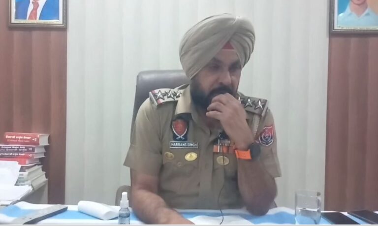 ਤਲਵੰਡੀ ਸਾਬੋ ’ਚ ਪੁੱਤਰ ਨੇ ਪਿਉ ’ਤੇ ਚਲਾਈਆਂ ਤਿੰਨ ਗੋਲੀਆਂ/ ਕਣਕ ਵੇਚਣ ਨੂੰ ਲੈ ਕੇ ਆਪਸੀ ਬਹਿਸ਼ਬਾਜ਼ੀ ਦੌਰਾਨ ਵਾਪਰੀ ਘਟਨਾ/ ਜ਼ਖਮੀ ਹਾਲਤ ’ਚ ਹਸਪਤਾਲ ਦਾਖਲ, ਪੁਲਿਸ ਕਰ ਰਹੀ ਜਾਂਚ