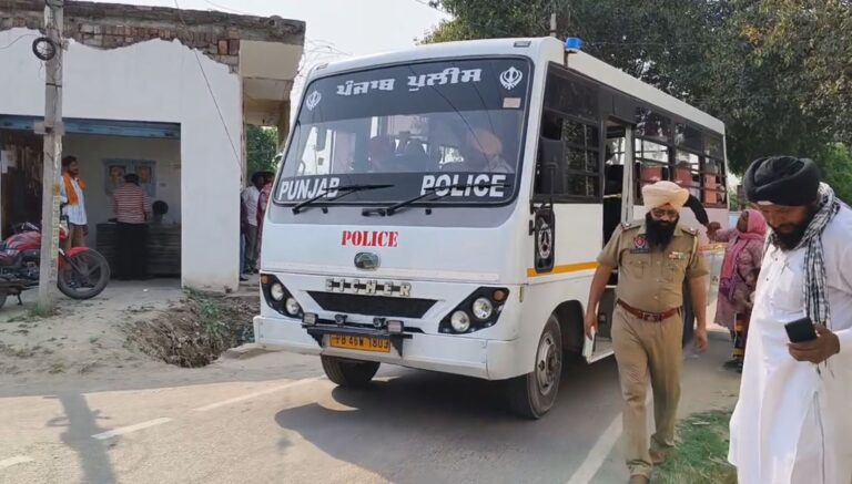 ਖਡੂਰ ਸਾਹਿਬ ਅਦਾਲਤ ’ਚ ਸਬ ਇੰਸਪੈਕਟਰ ਕਤਲ ਮਾਮਲੇ ਦੇ ਮੁਲਜ਼ਮਾਂ ਦੀ ਪੇਸ਼ੀ/ ਅਦਾਲਤ ਨੇ 17 ਜਣਿਆਂ ਨੂੰ ਜੇਲ੍ਹ ਭੇਜਣ ਦੇ ਸੁਣਾਏ ਹੁਕਮ/ ਸਬ ਇੰਸਪੈਕਟਰ ਚਰਨਜੀਤ ਸਿੰਘ ਦੇ ਕਤਲ ਮਾਮਲੇ ’ਚ ਹੋਈ ਸੀ ਗ੍ਰਿਫਤਾਰੀ